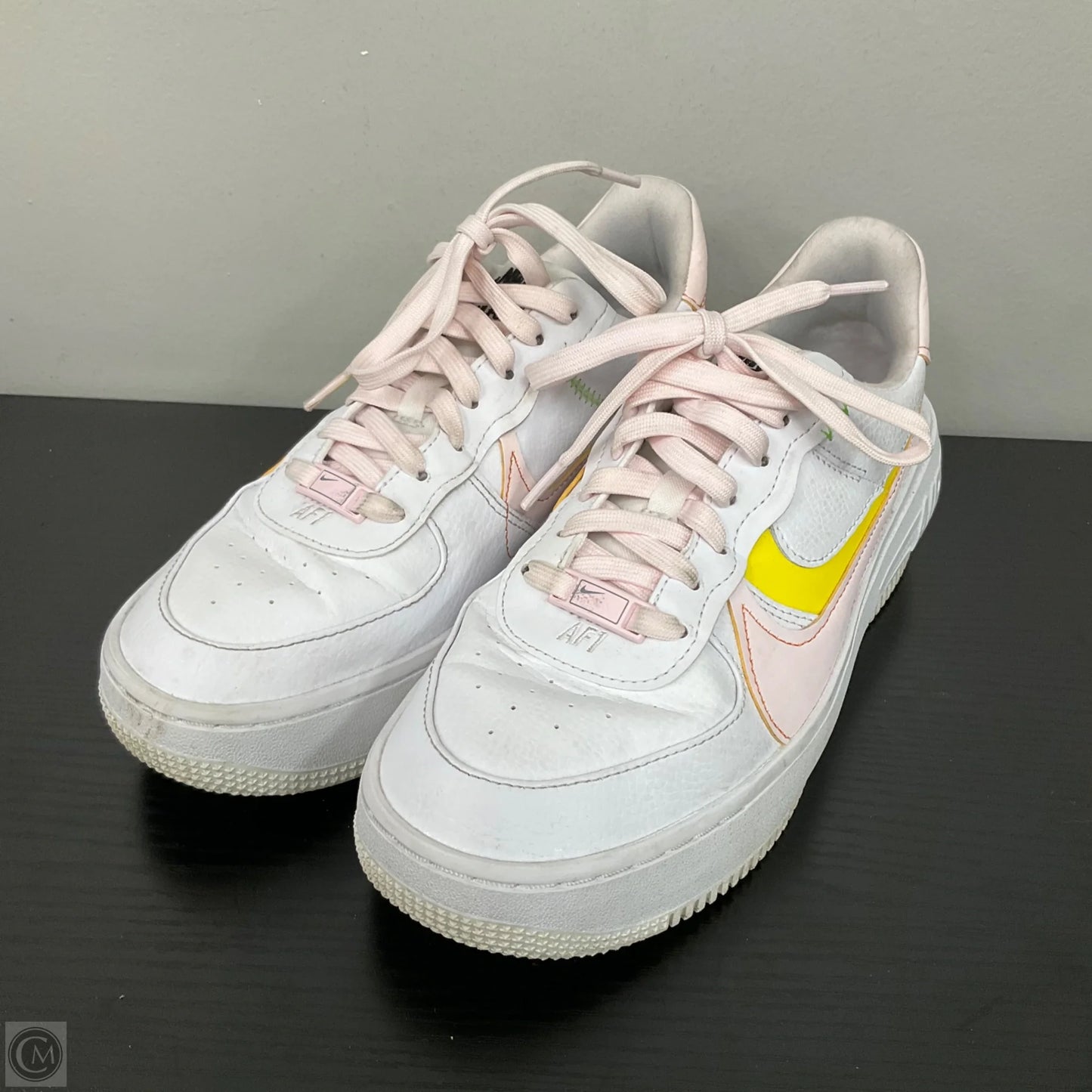 Shoes Athletic By Nike In White, Size: 8
