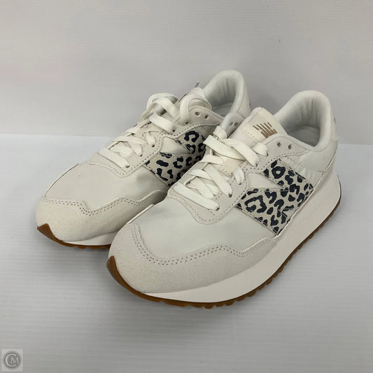 Shoes Sneakers By New Balance In White, Size: 8