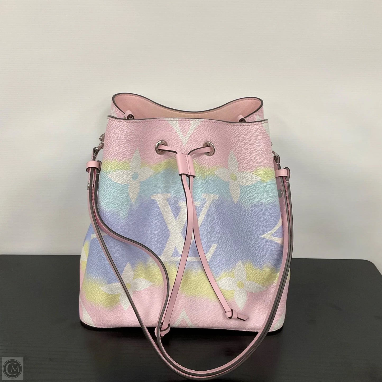 Handbag Luxury Designer By Louis Vuitton, Size: Large