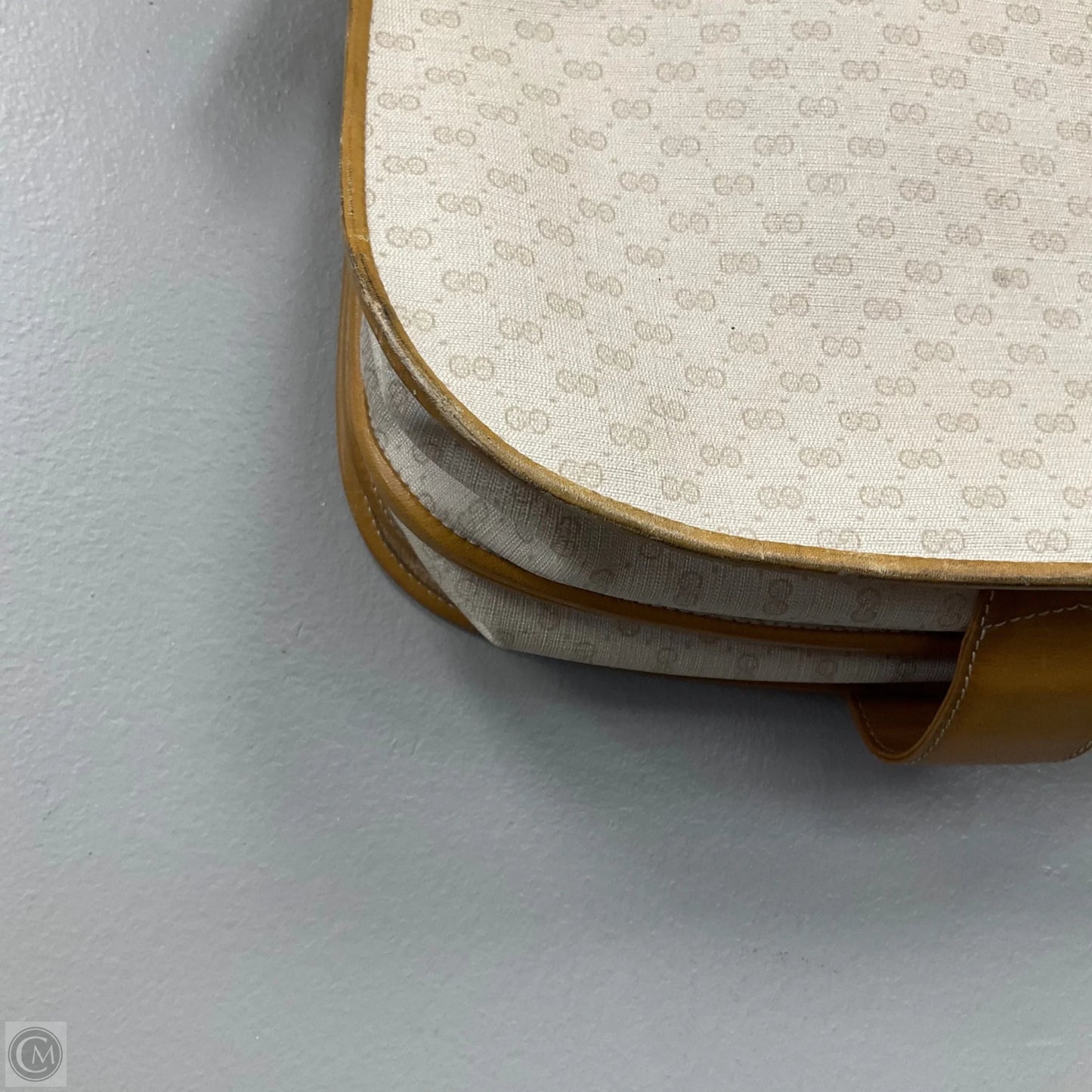 Crossbody Luxury Designer By Gucci, Size: Medium