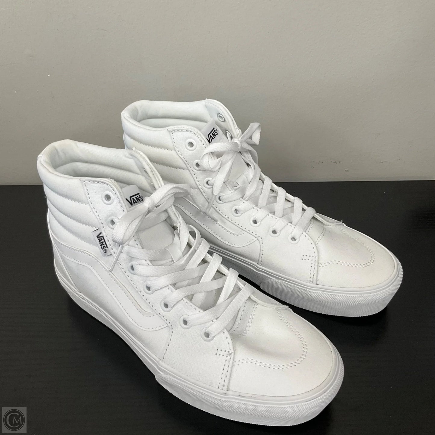 Shoes Sneakers By Vans In White, Size: 10