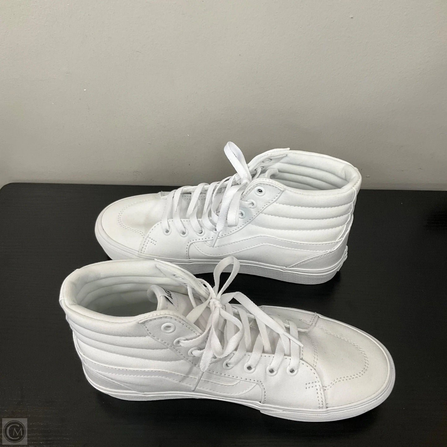 Shoes Sneakers By Vans In White, Size: 10