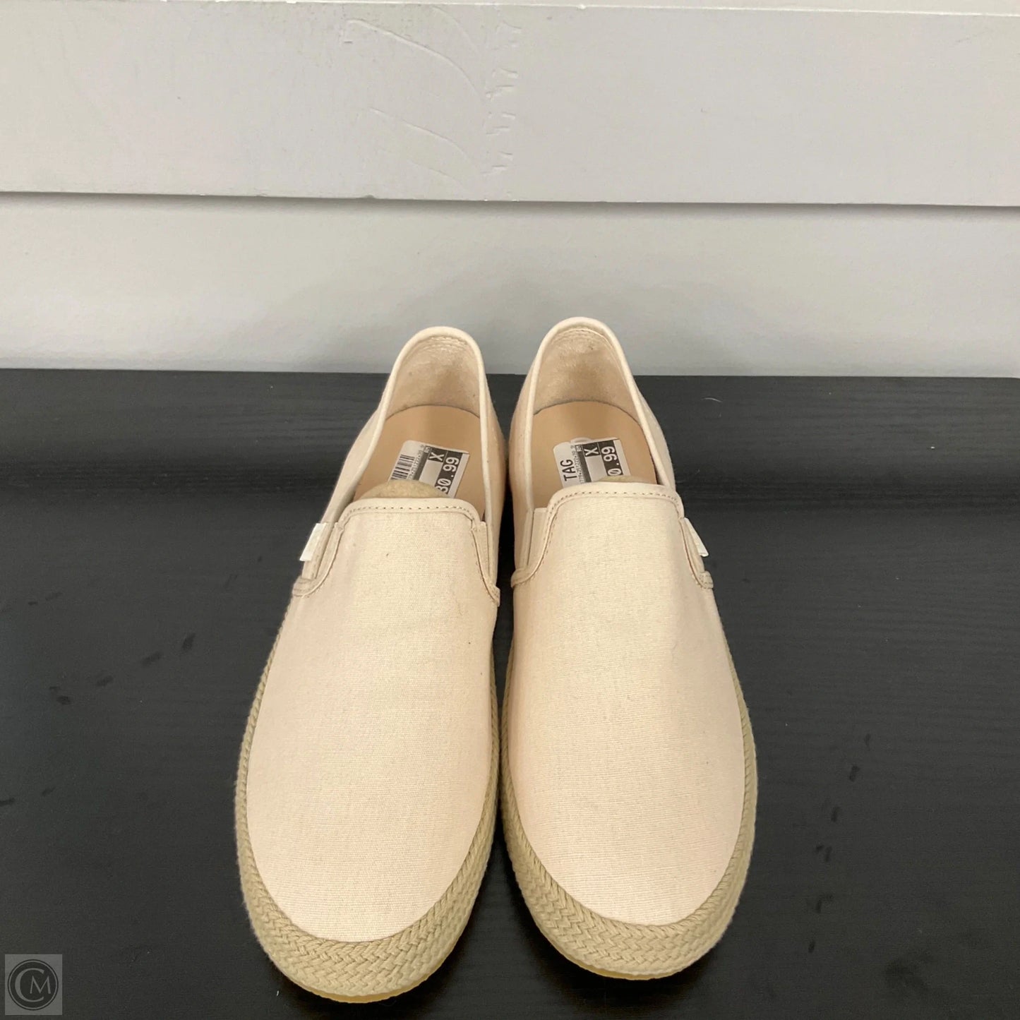 Shoes Designer By Ugg In Beige, Size: 9