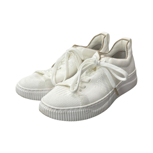 Shoes Sneakers By Sofft In White, Size: 7