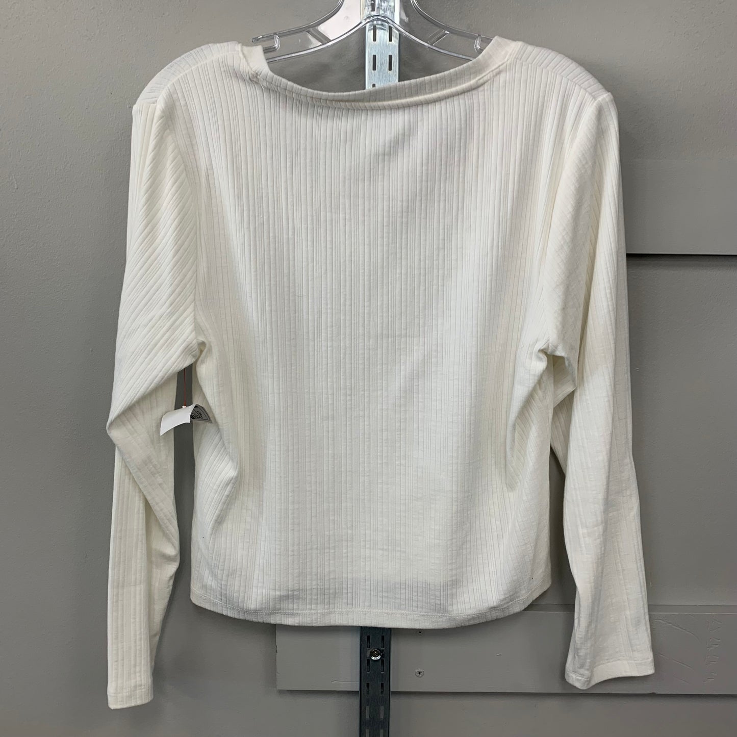 Top Long Sleeve By Old Navy In White, Size: Xlp