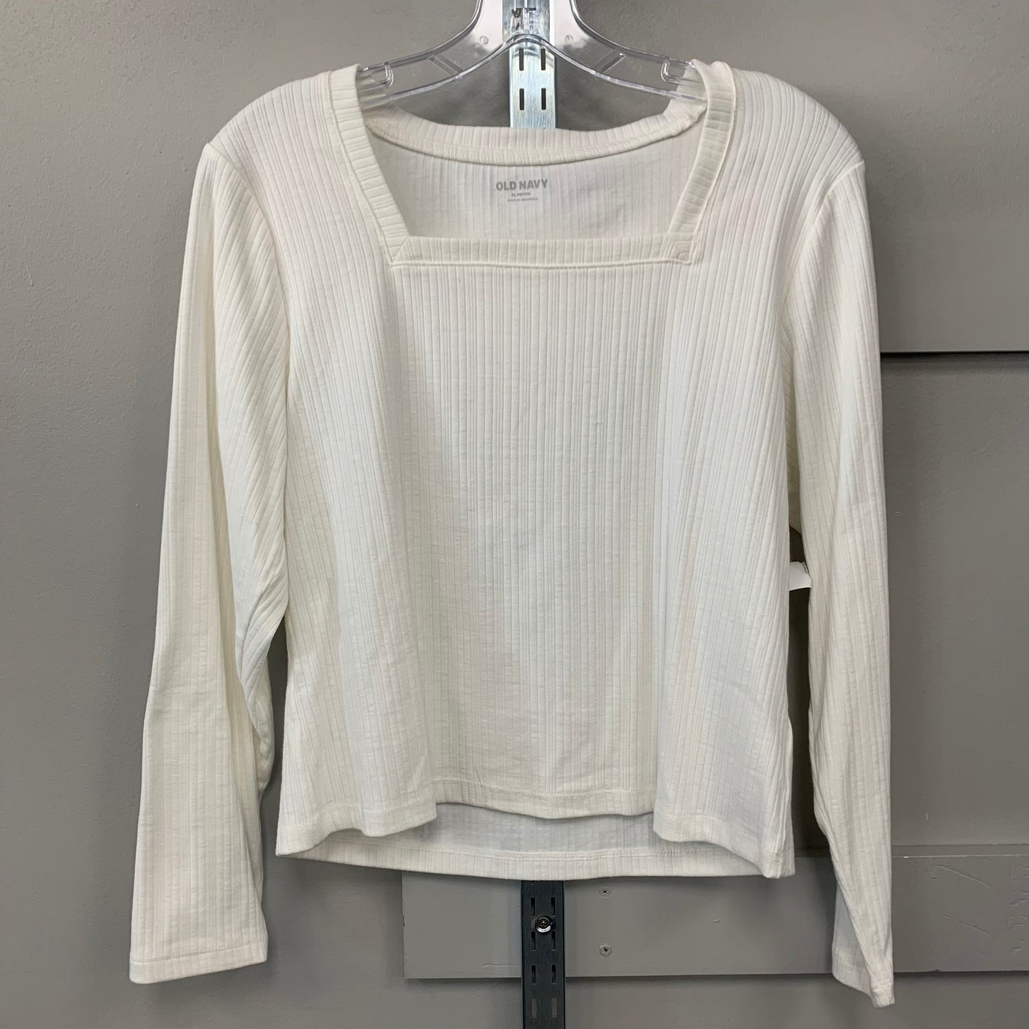 Top Long Sleeve By Old Navy In White, Size: Xlp