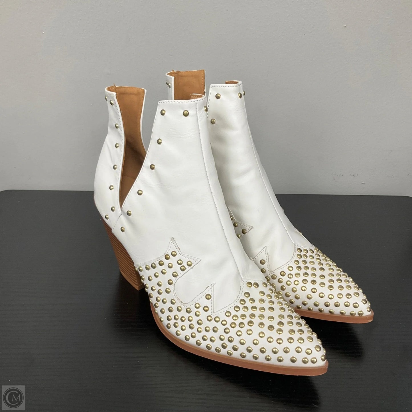 Boots Ankle Heels By Clothes Mentor In White, Size: 10