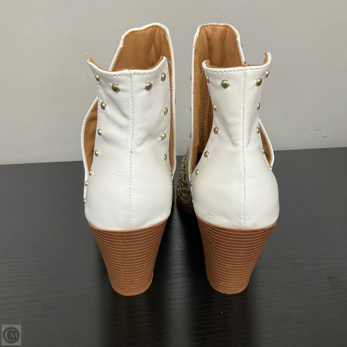 Boots Ankle Heels By Clothes Mentor In White, Size: 10