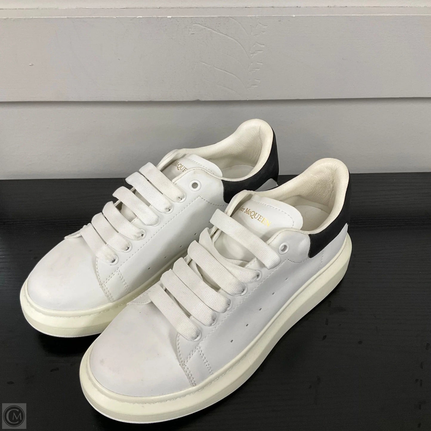 Shoes Luxury Designer By Alexander Mcqueen In White, Size: 9