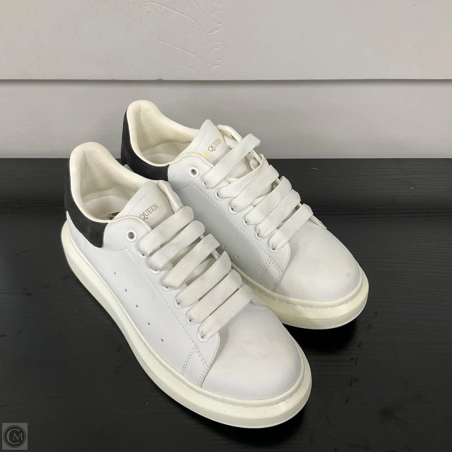 Shoes Luxury Designer By Alexander Mcqueen In White, Size: 9