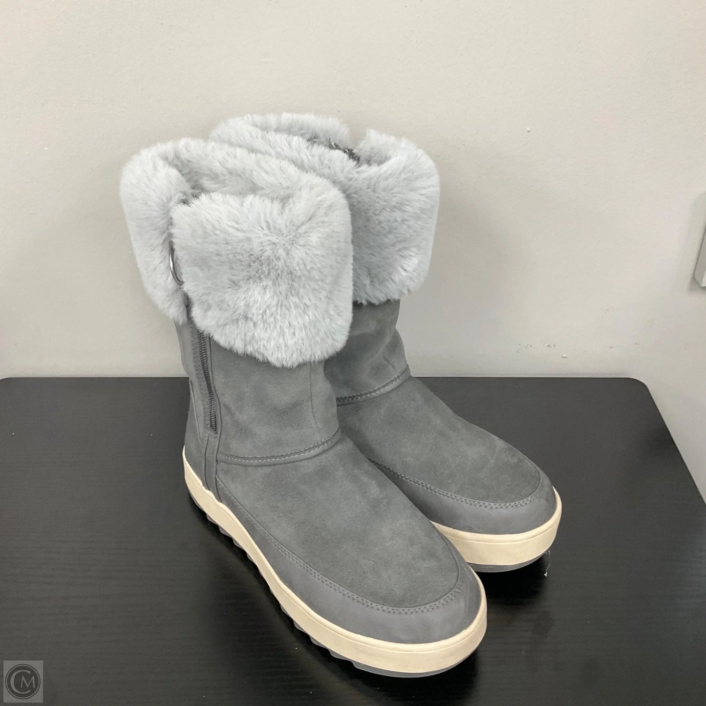Boots Snow By Koolaburra By Ugg In Grey, Size: 8