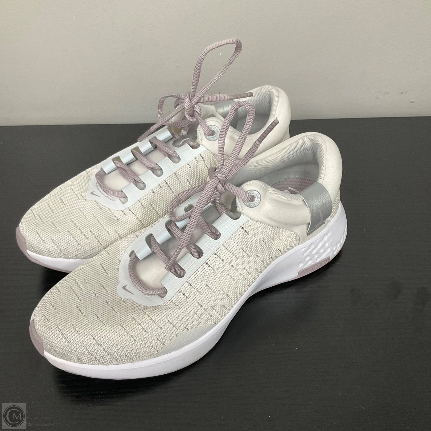 Shoes Athletic By Nike In White, Size: 9