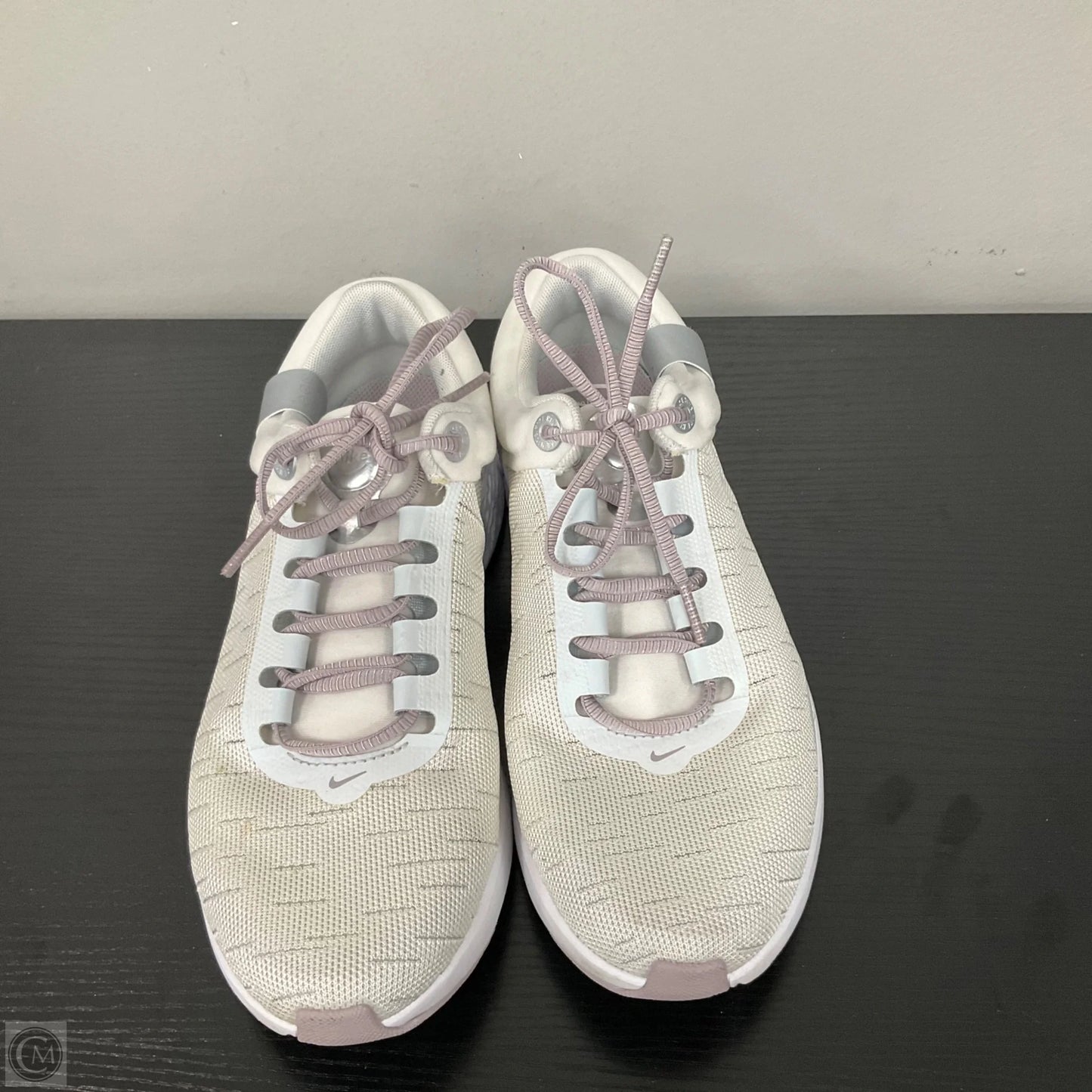 Shoes Athletic By Nike In White, Size: 9