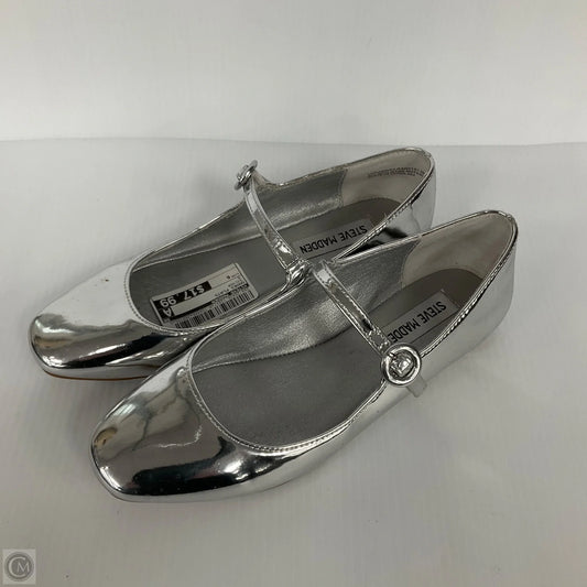 Shoes Flats By Steve Madden In Silver, Size: 6