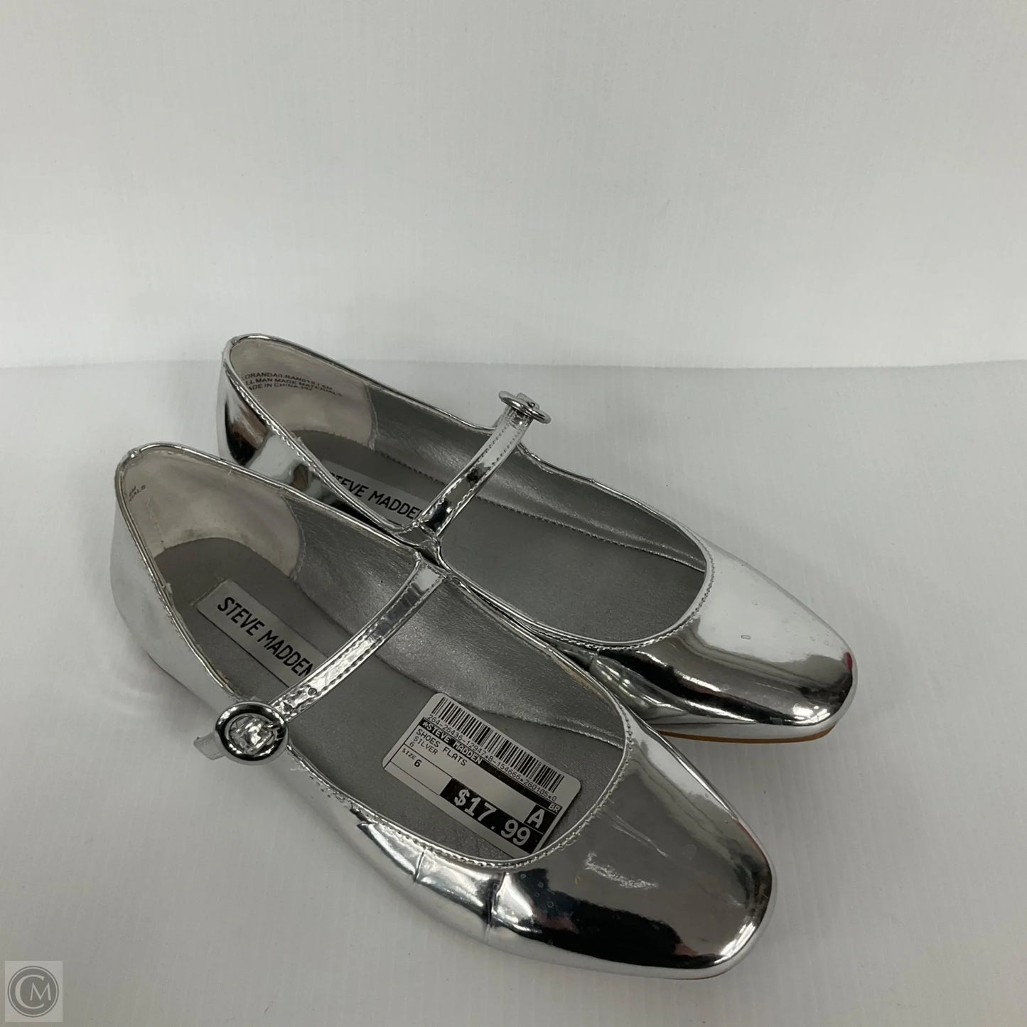 Shoes Flats By Steve Madden In Silver, Size: 6