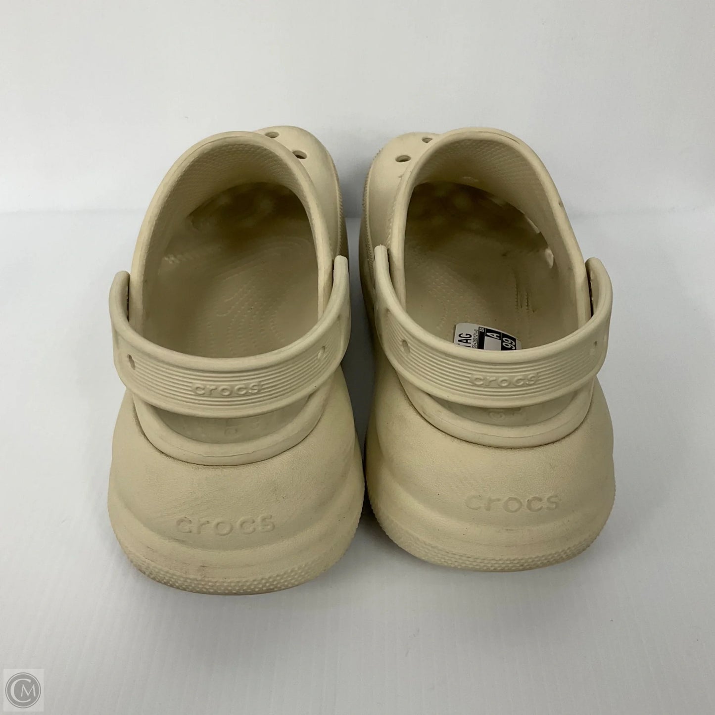 Sandals Flats By Crocs In Beige Size: 10