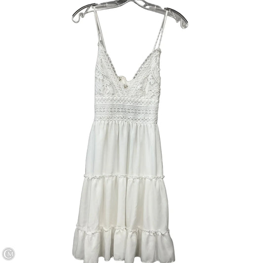 Dress Casual Short By Clothes Mentor In White, Size: S