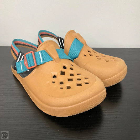 Shoes Flats By Chacos In Tan, Size: 9