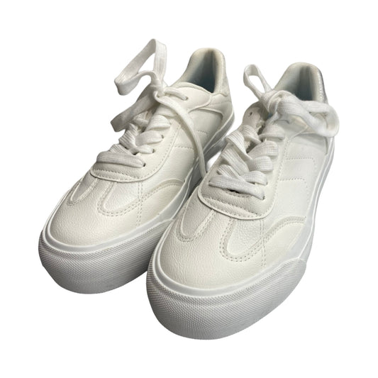 Shoes Sneakers By Blowfish In White, Size: 7.5