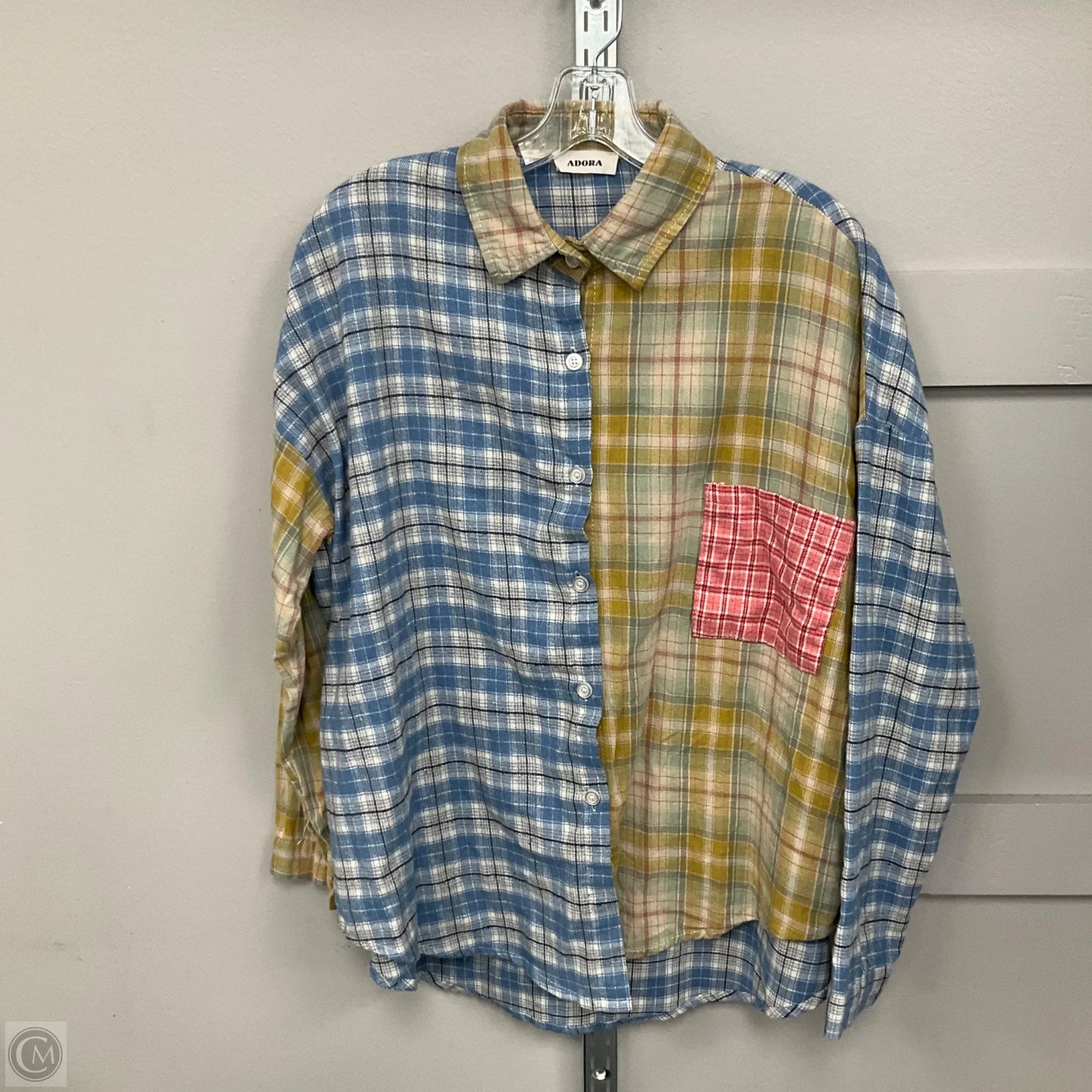 Top Long Sleeve By Clothes Mentor In Plaid Pattern, Size: L