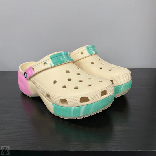 Shoes Heels Platform By Crocs In Multi-colored, Size: 10