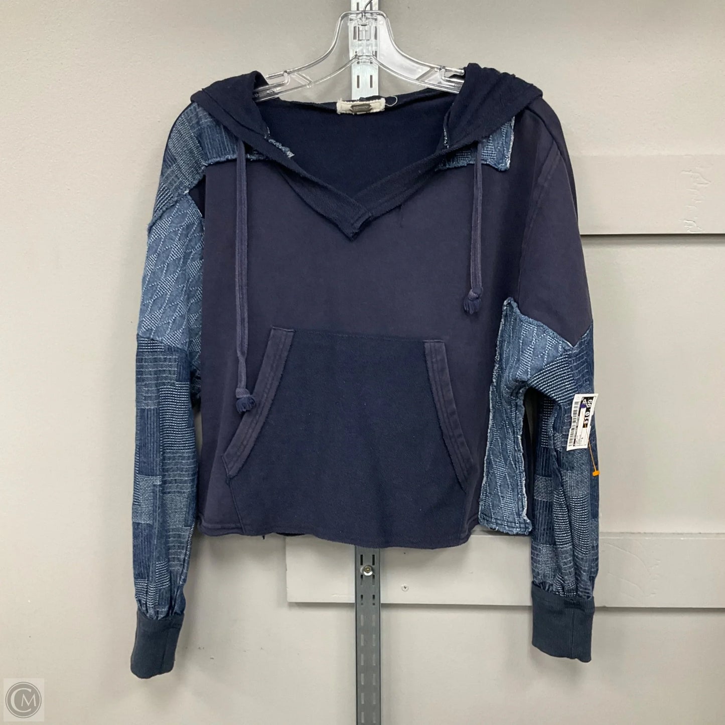 Top Long Sleeve By Clothes Mentor In Navy, Size: S