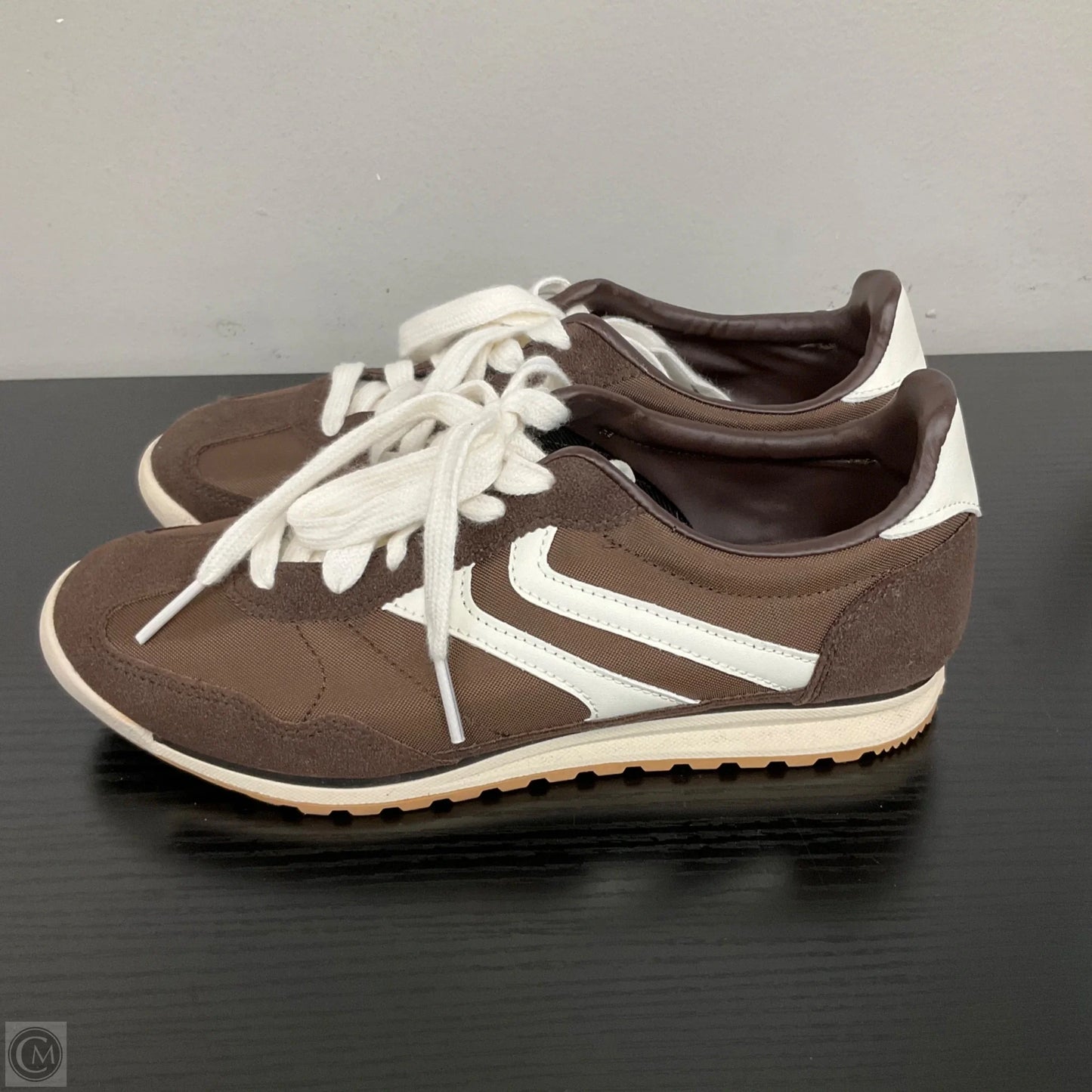 Shoes Sneakers By No Boundaries In Brown, Size: 7