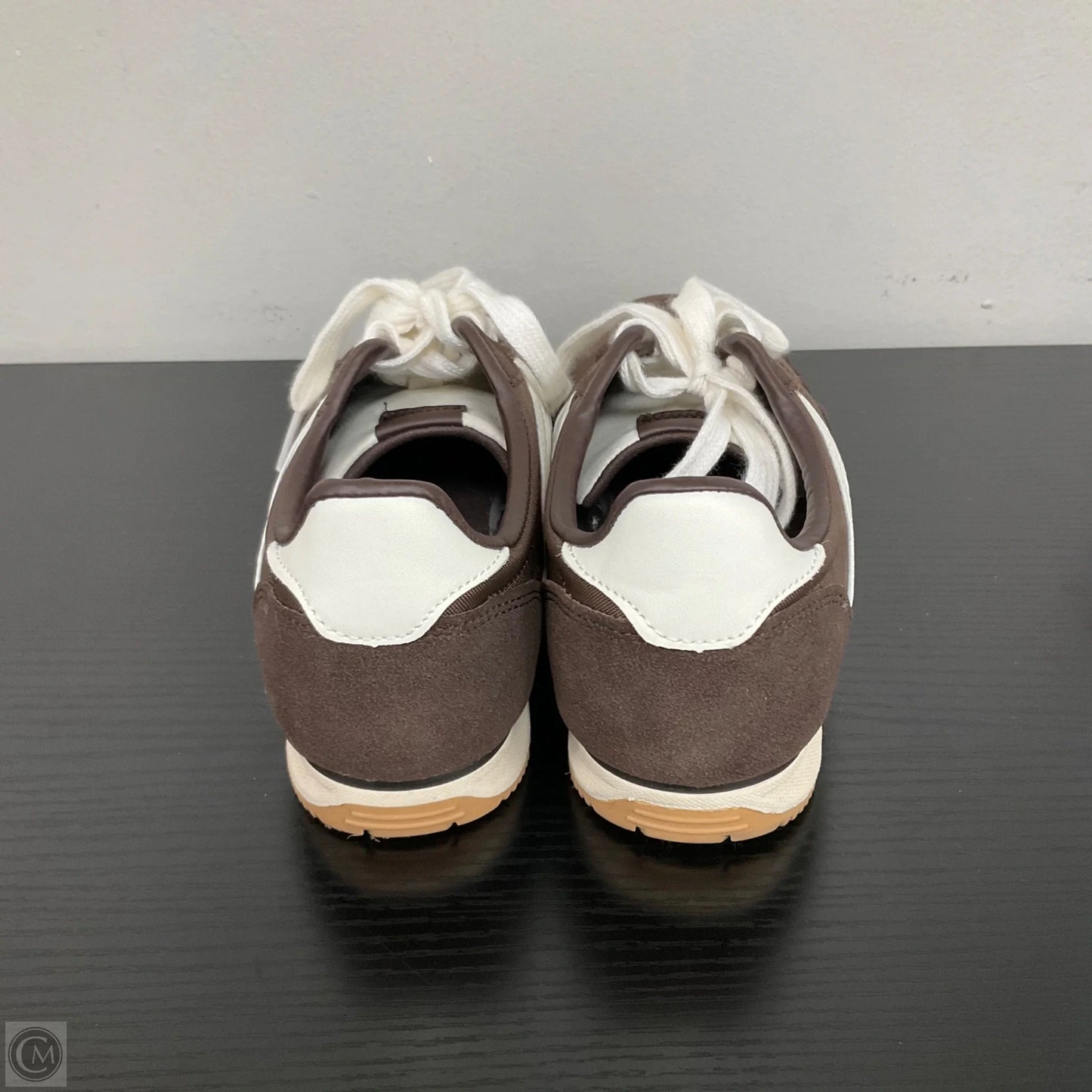 Shoes Sneakers By No Boundaries In Brown, Size: 7