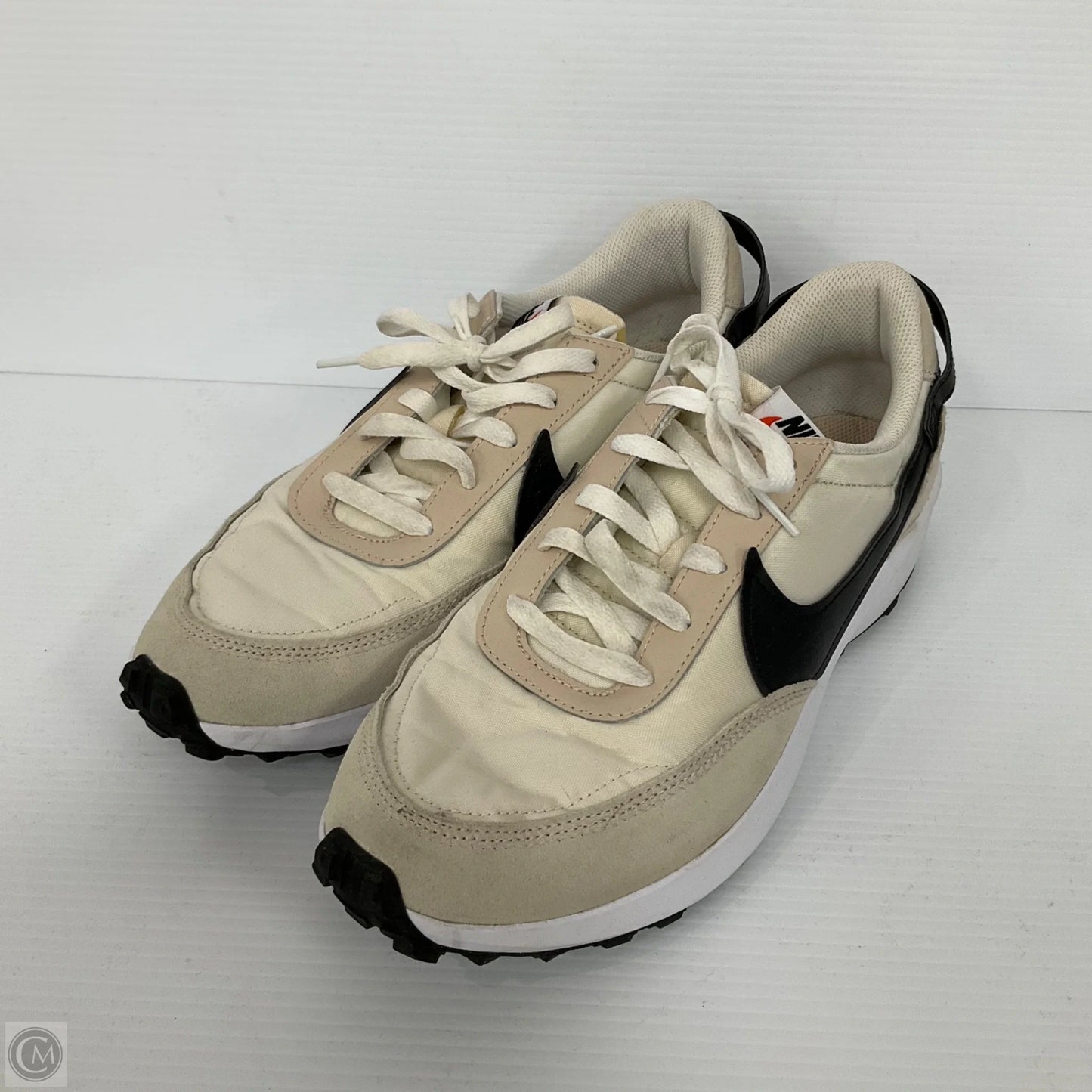 Shoes Athletic By Nike In Cream, Size: 11
