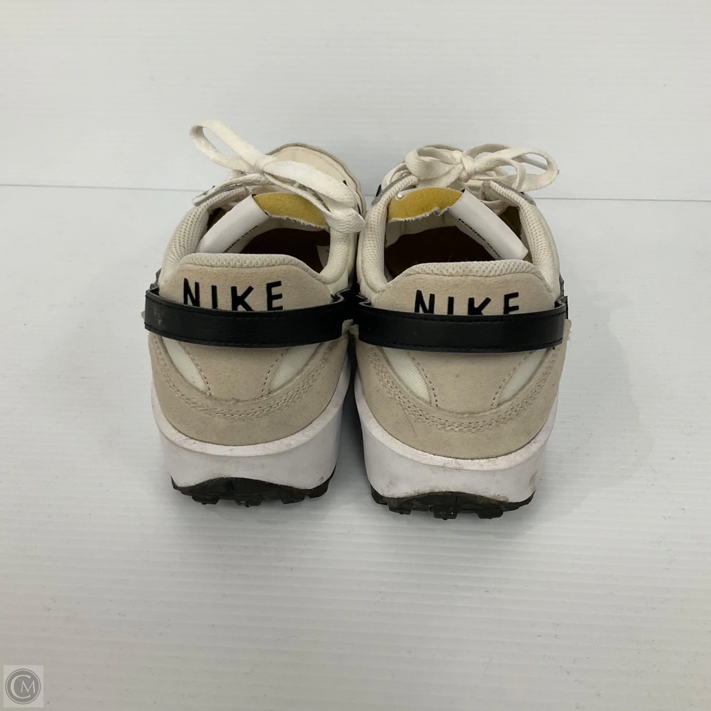 Shoes Athletic By Nike In Cream, Size: 11