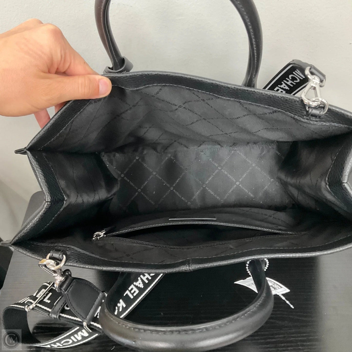 Tote Designer By Michael Kors, Size: Medium