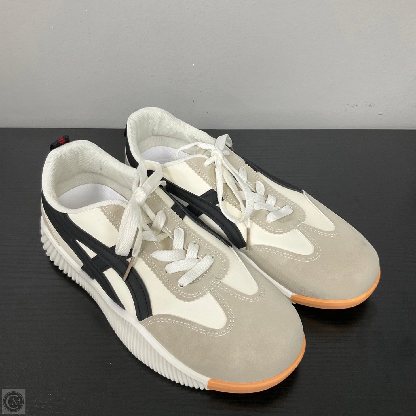 Shoes Athletic By Cmc In Cream, Size: 8.5