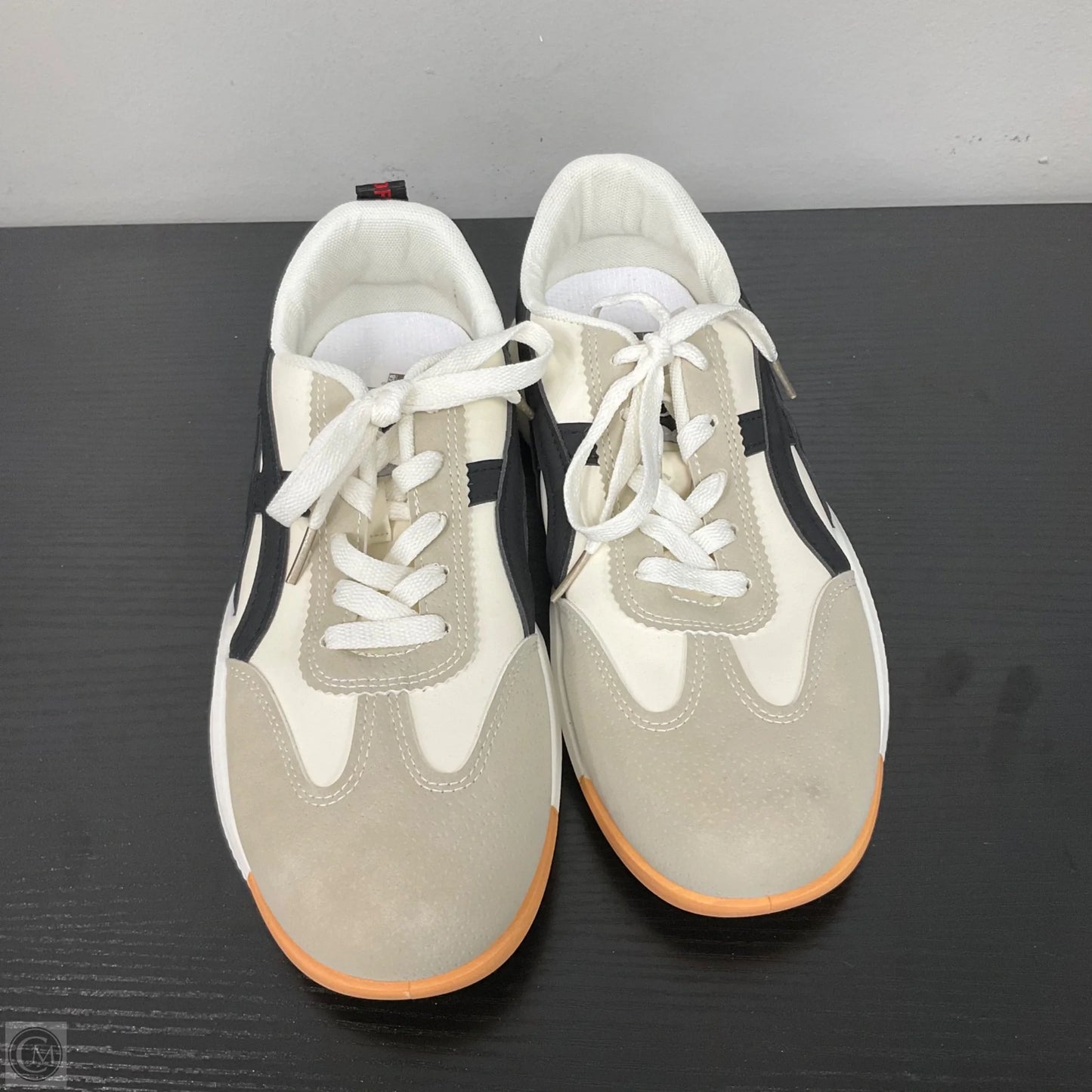 Shoes Athletic By Cmc In Cream, Size: 8.5