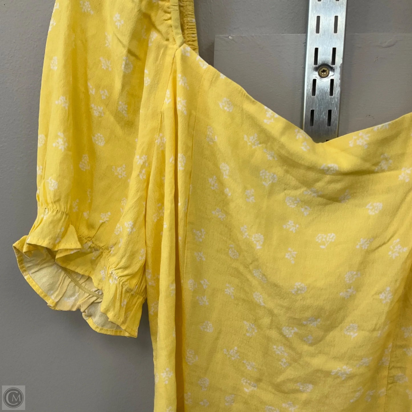Top Short Sleeve By Elodie In Yellow, Size: Xl