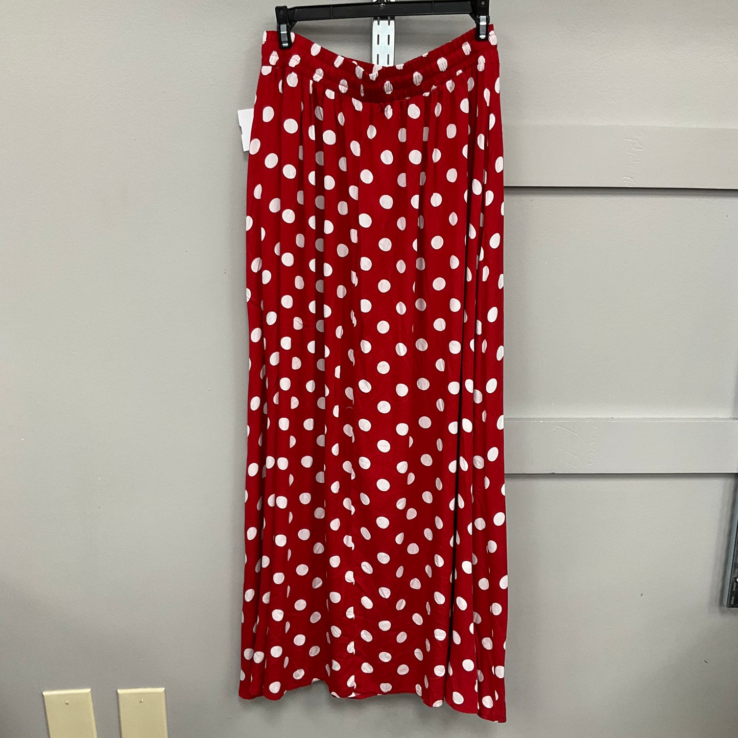 Skirt Maxi By Clothes Mentor In Polkadot Pattern, Size: M