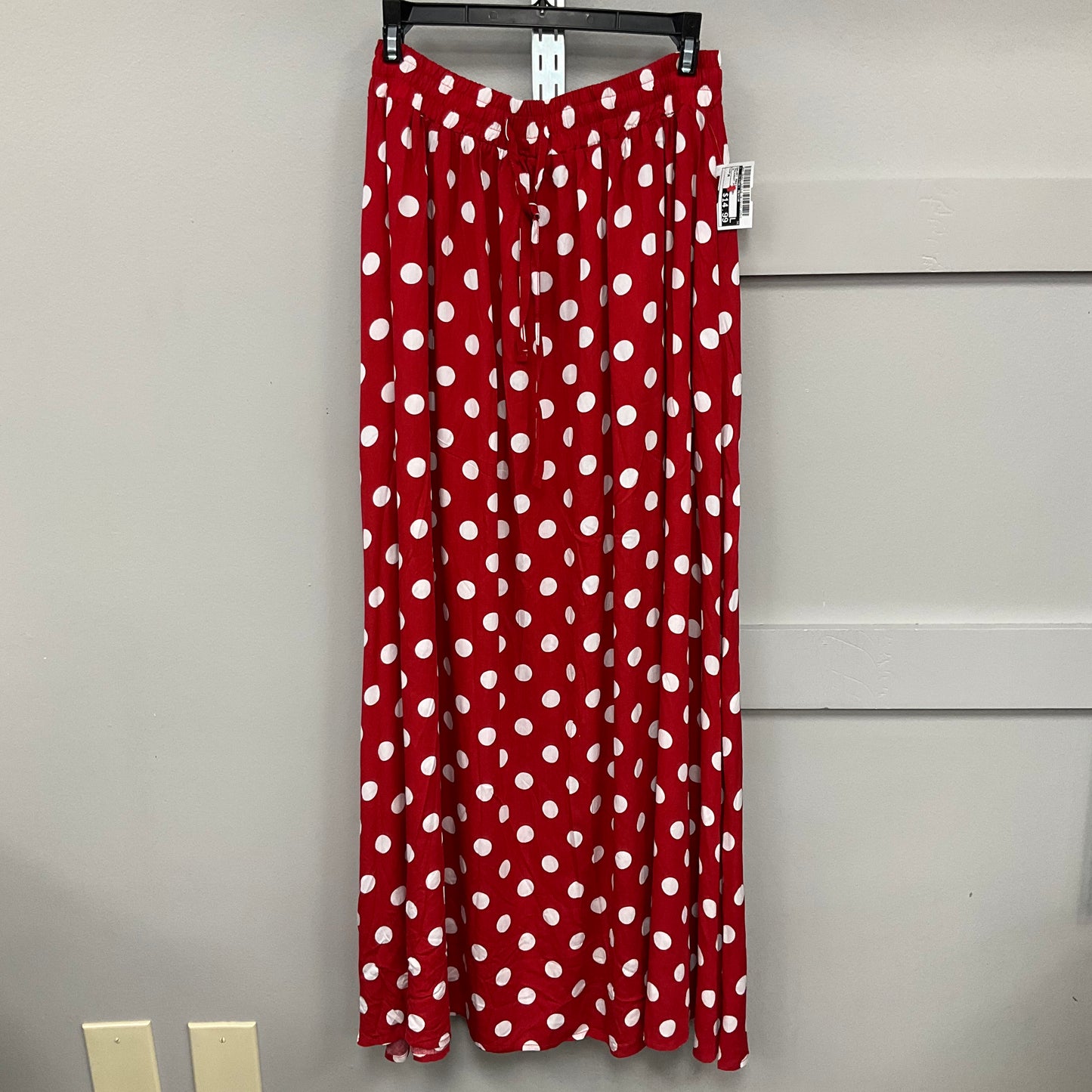 Skirt Maxi By Clothes Mentor In Polkadot Pattern, Size: M