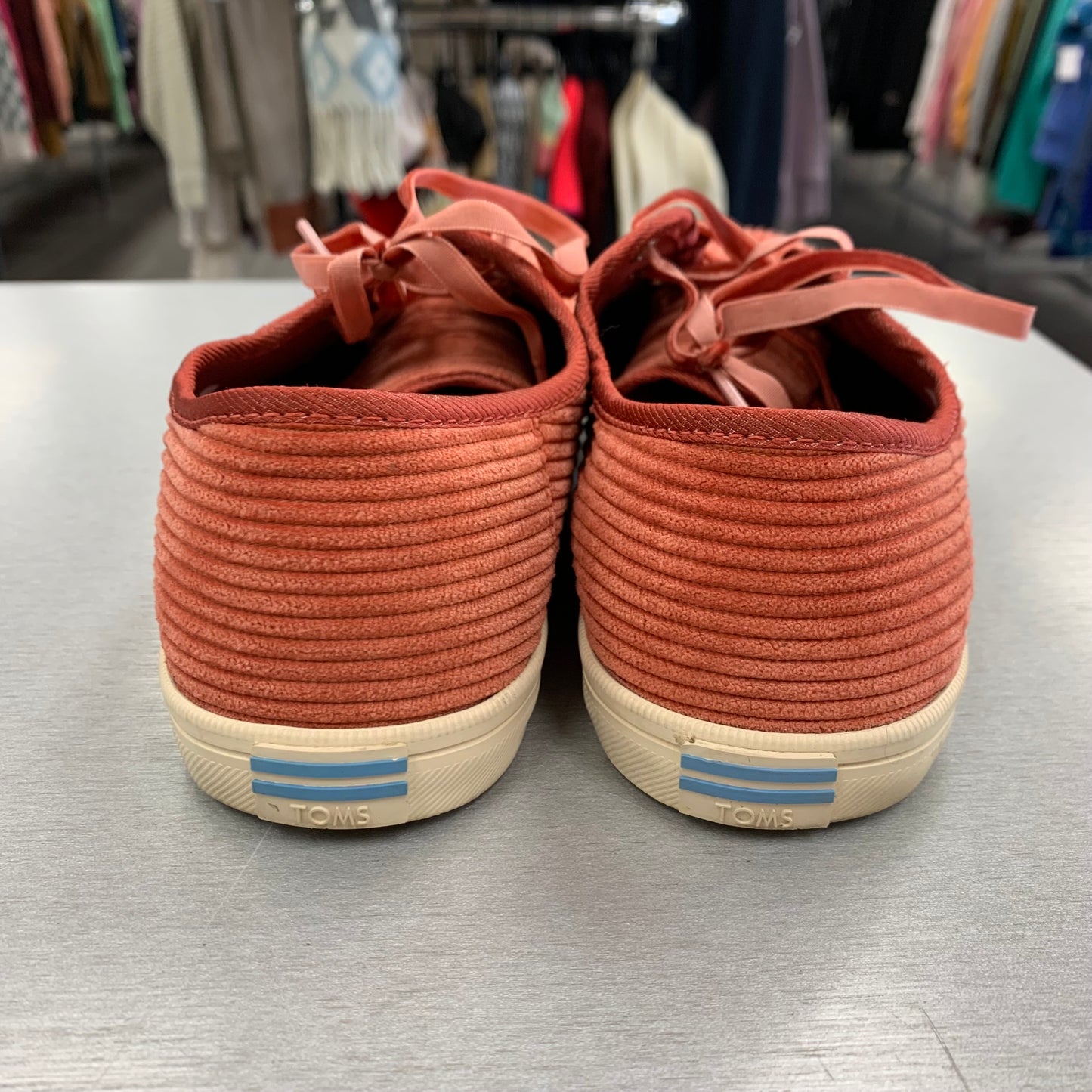 Shoes Sneakers By Toms In Rust, Size: 6