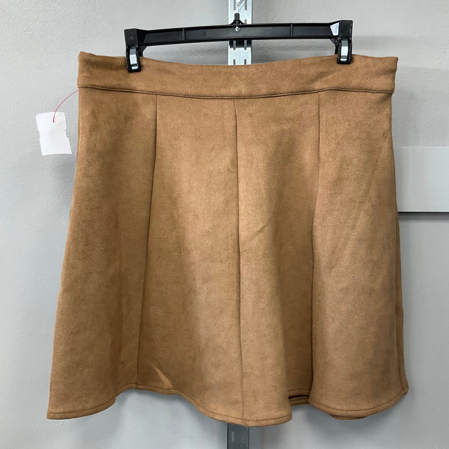 Skirt Mini & Short By Clothes Mentor In Brown, Size: L