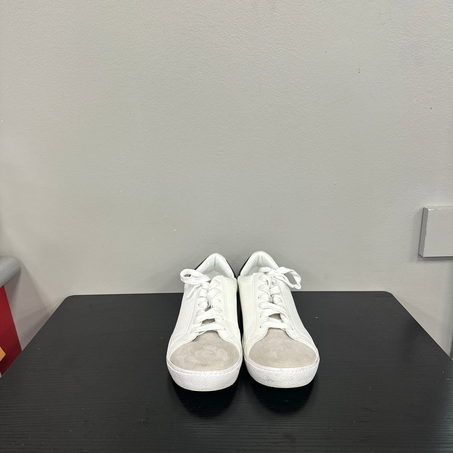 Shoes Sneakers By Universal Thread In White, Size: 9.5