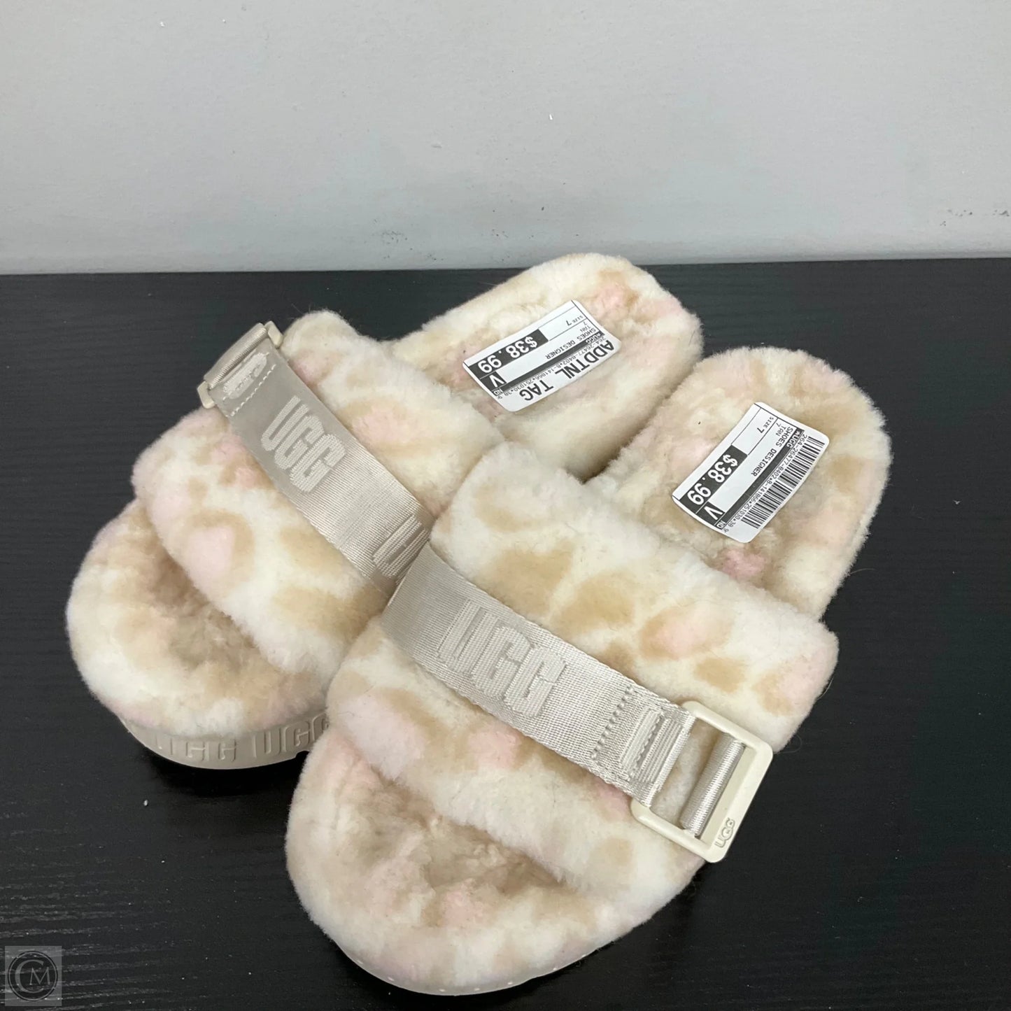 Shoes Designer By Ugg In Tan, Size: 7