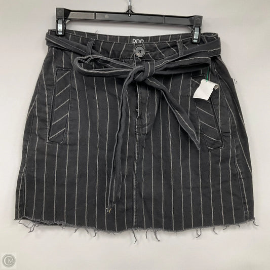 Skirt Mini & Short By Bdg In Black & White, Size: S
