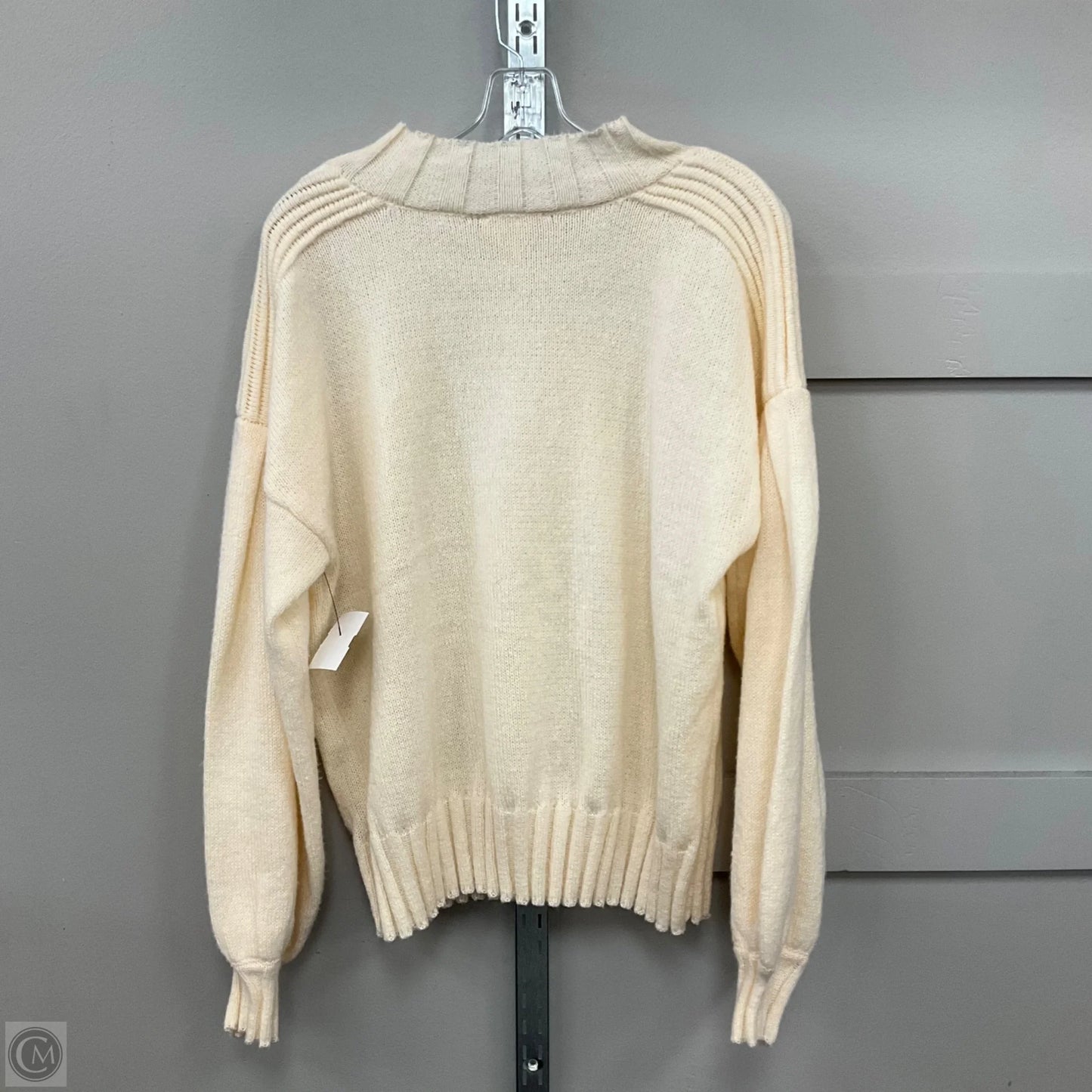 Sweater By Clothes Mentor In White, Size: L
