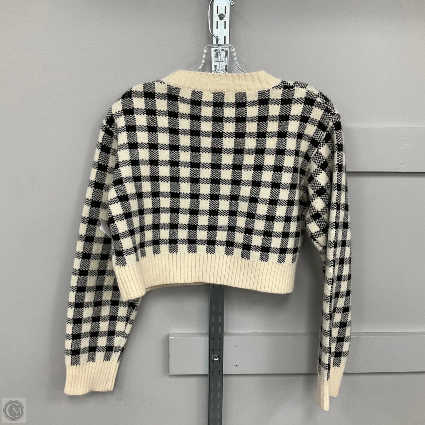 Sweater By Clothes Mentor In Plaid Pattern, Size: S