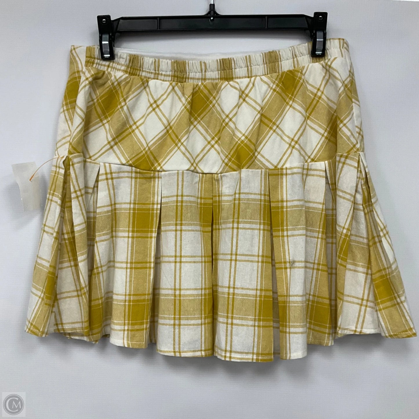 Skirt Mini & Short By Urban Romantics In Yellow, Size: M