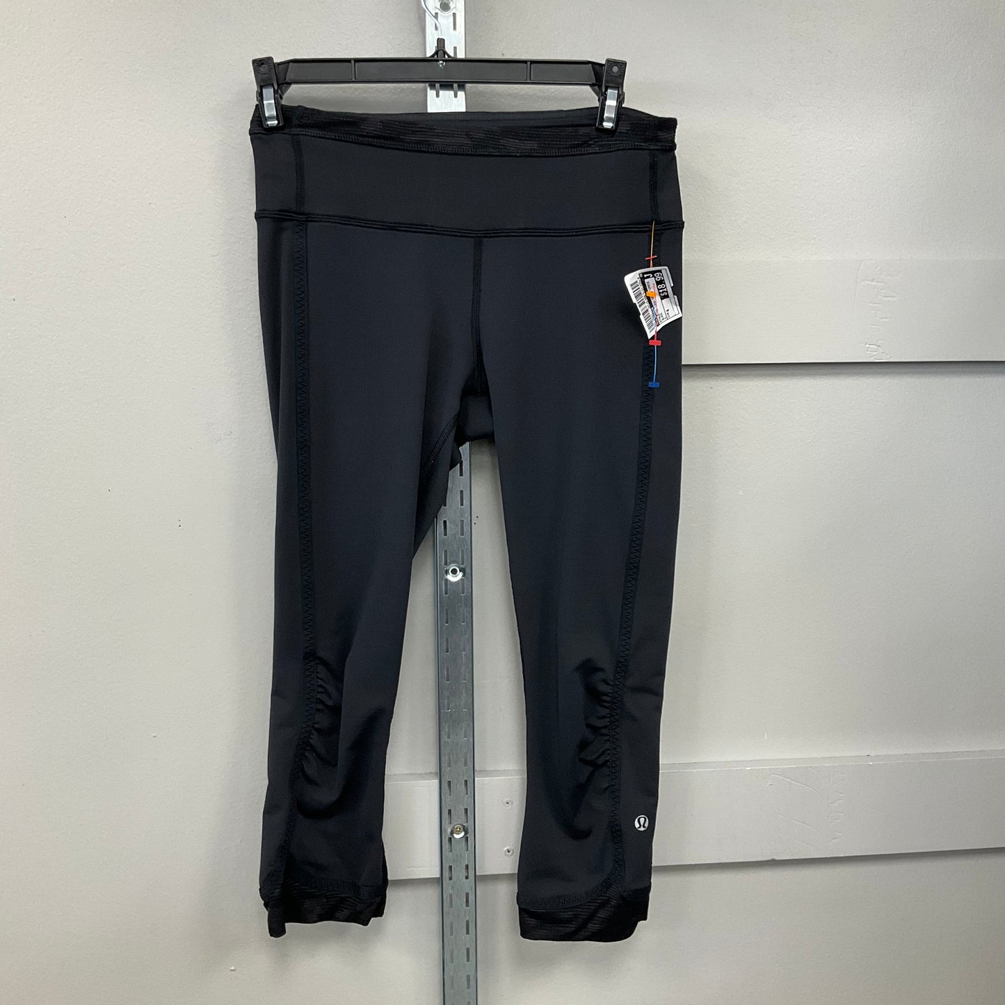 ATHLETIC LEGGINGS CAPRIS by LULULEMON In BLACK, Size: 4