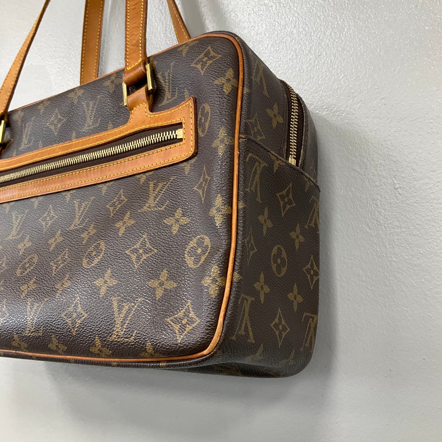 Handbag Luxury Designer By Louis Vuitton In Brown, Size:Medium