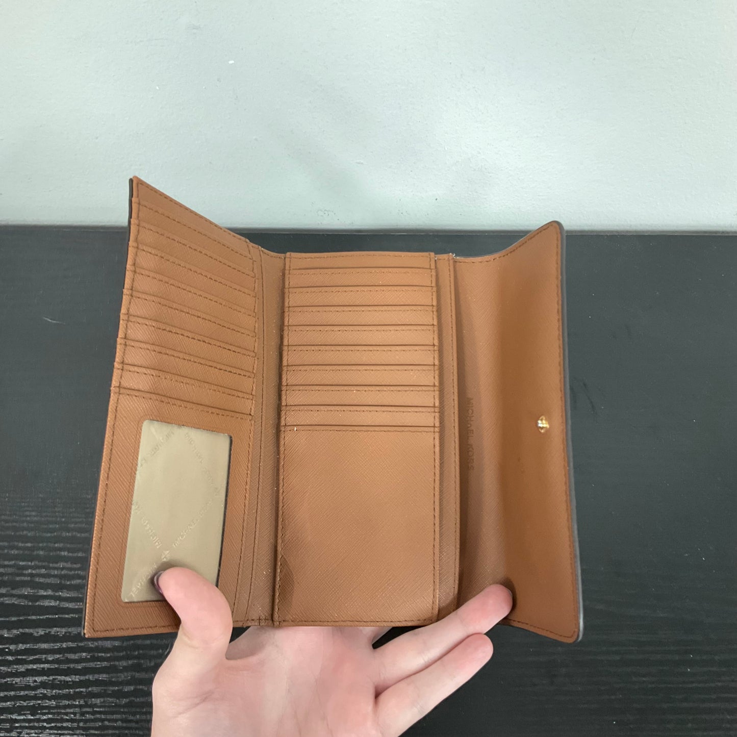 WALLET DESIGNER by MICHAEL KORS In CREAM, Size: SMALL
