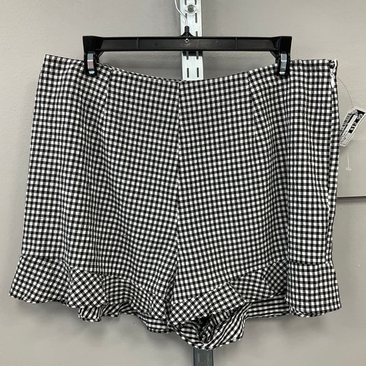 SHORTS by GIANNI BINI In BLACK & WHITE, Size: 12