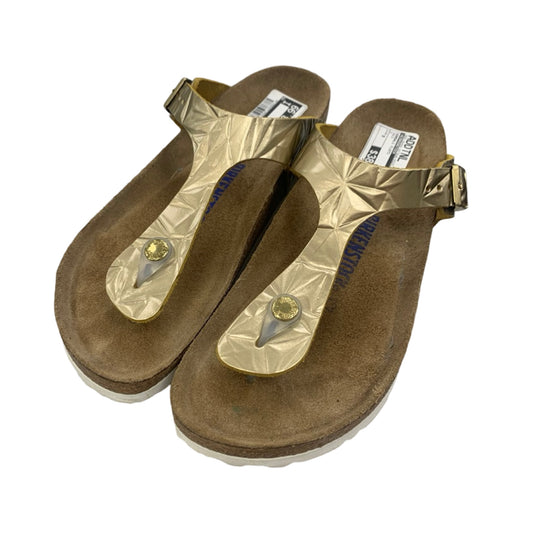 Sandals Flats By Birkenstock In Gold, Size: 9