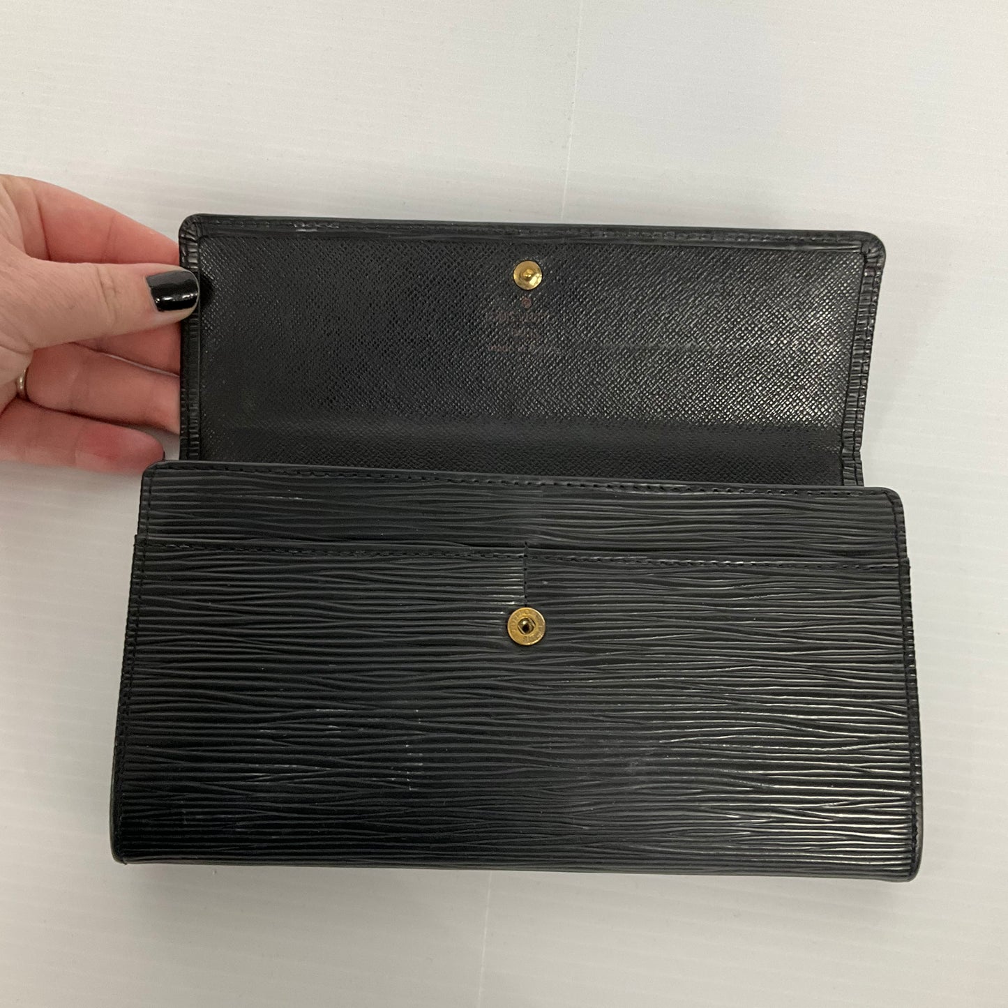 Epi Wallet Luxury Designer By Louis Vuitton, Size: Medium